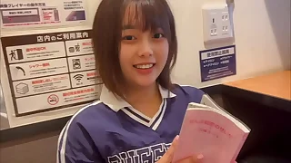 やっぱりおもちゃより温かいチンチンに突かれた方が気持ちいい… ネットカフェで彼氏に沢山後ろから突かれました…